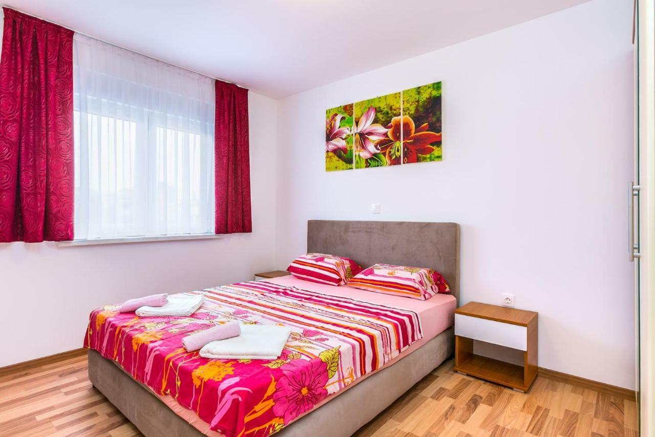 Dragan K3 Hotel Медулин Екстериор снимка