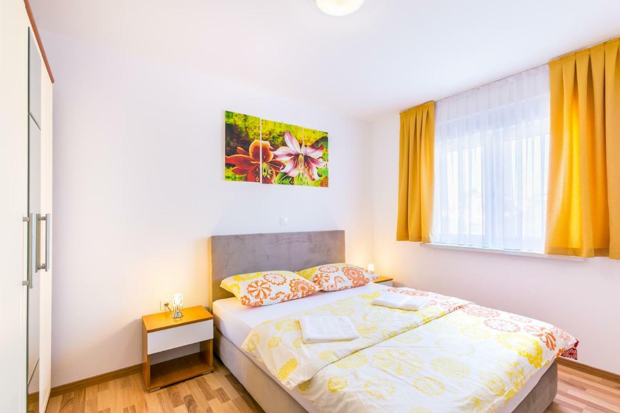 Dragan K3 Hotel Медулин Екстериор снимка